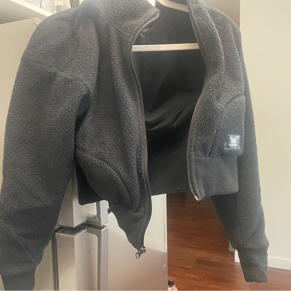 Adidas black cropped fleece puffer